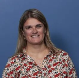 Photo de Julie, responsable relation clients chez AC2H